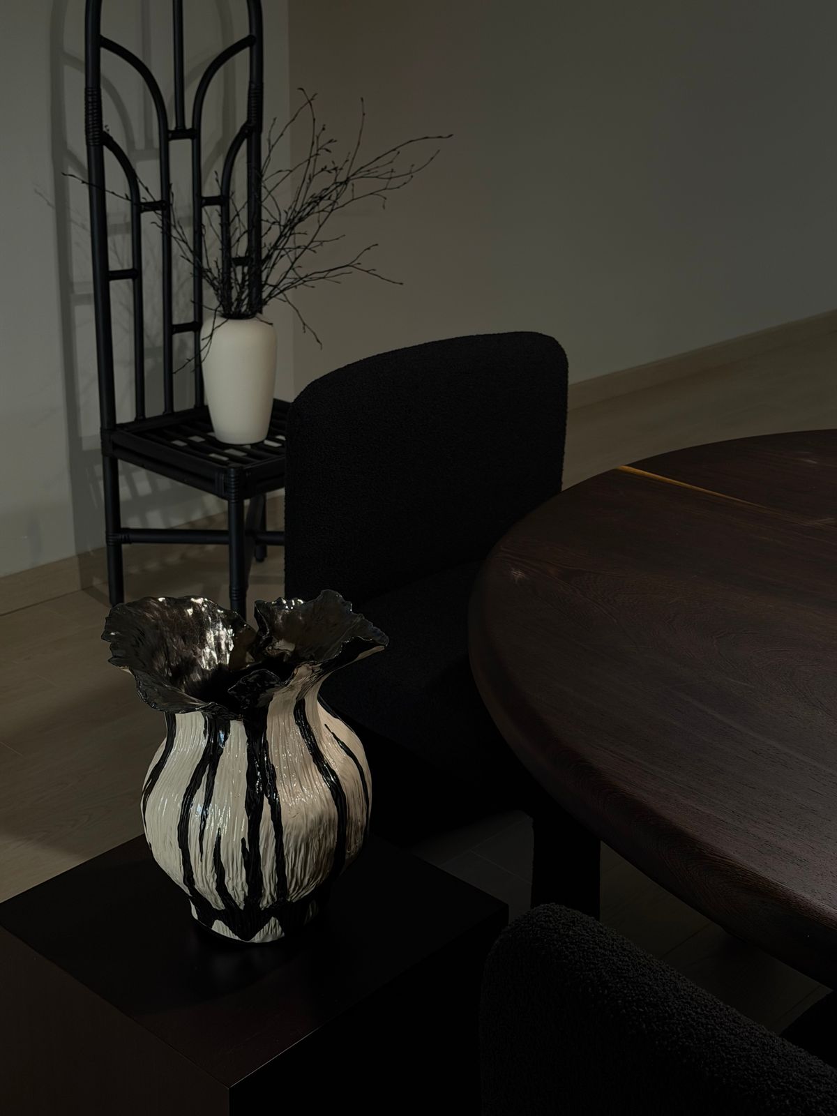 Bonie Iconic Vase — Black — 4/4